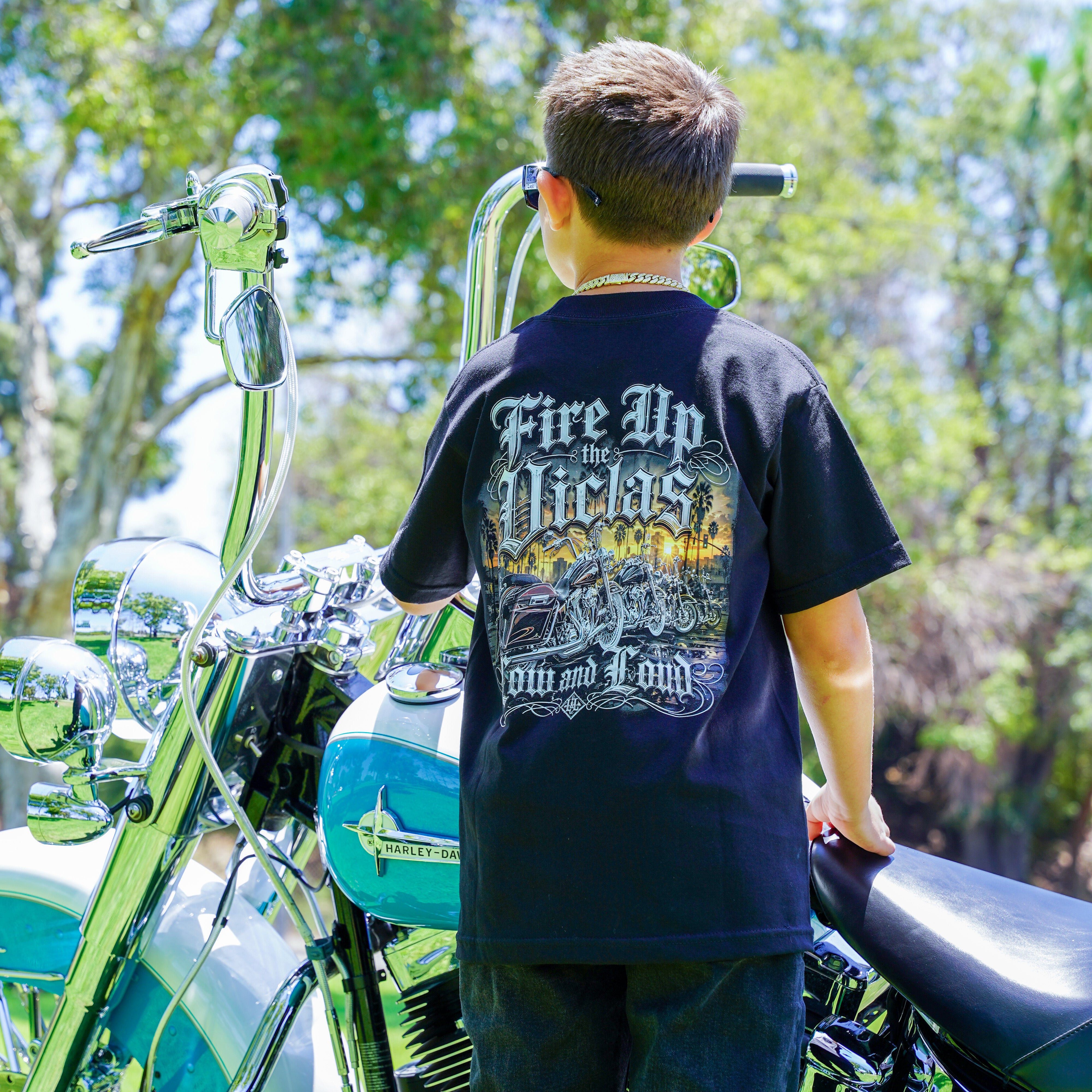 Kids Fire Up The Viclas